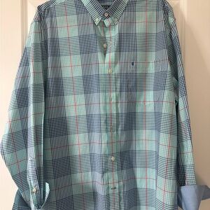Izod Men's Mint Green & Navy Plaid Button-Down Shirt